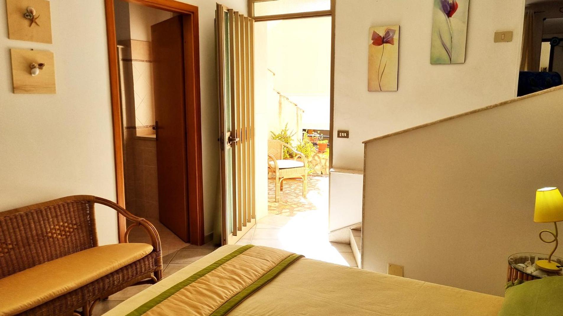 Casa Vacanza Vista Mare กุสโตนาชี ภายนอก รูปภาพ