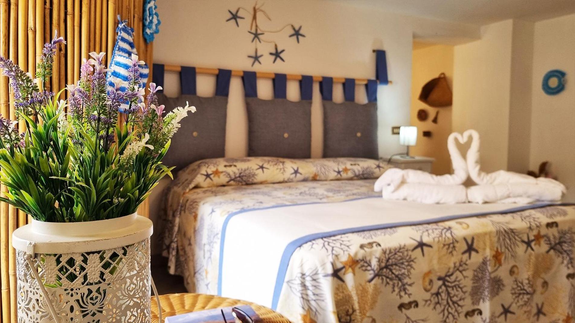 Casa Vacanza Vista Mare กุสโตนาชี ภายนอก รูปภาพ