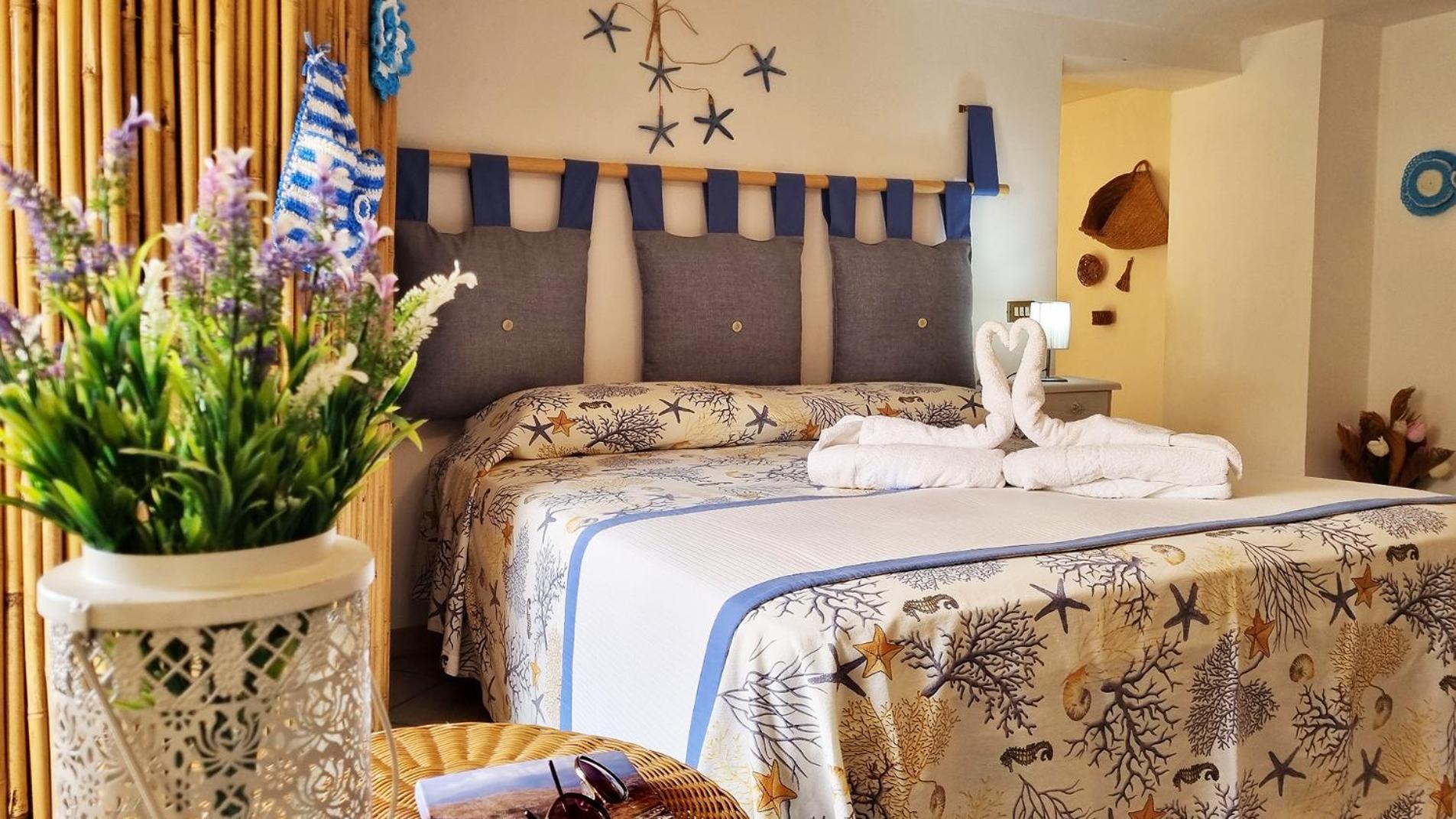 Casa Vacanza Vista Mare กุสโตนาชี ภายนอก รูปภาพ